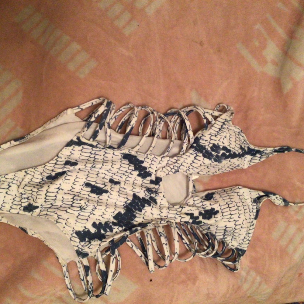 blue and white denim snakeskin swimsuit 😍😍😍